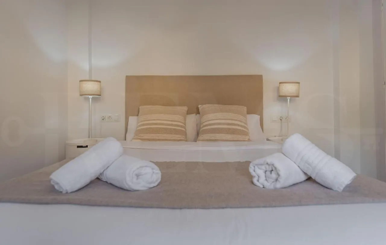Peaceful & Bright Apartment With Patio - Center Málaga